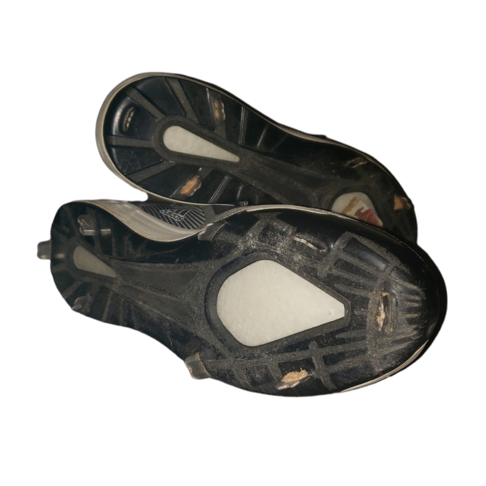 Used cleats - Picture 2 of 3